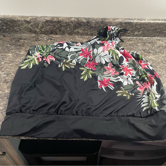 Swimsuits For All Women's Floral One Shoulder Takini Swim Top Black Size 24 - Picture 4 of 14